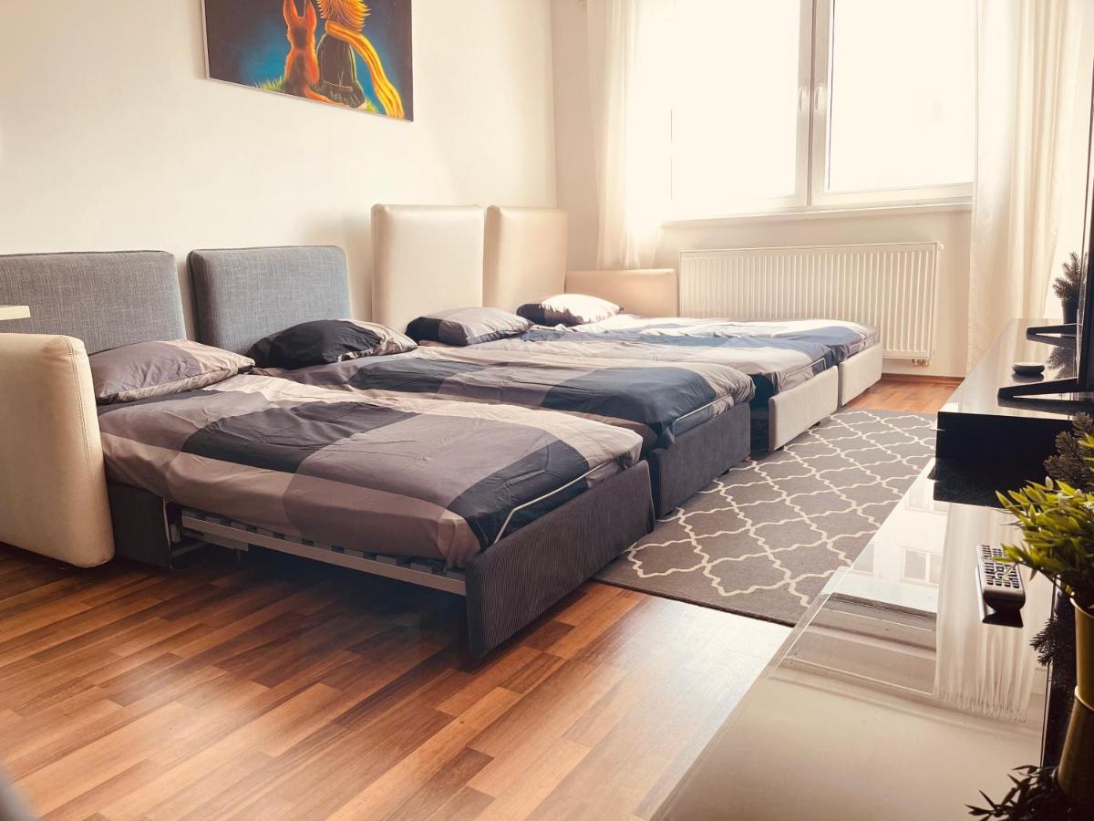 After Eight Apartment Bratislava Eksteriør bilde