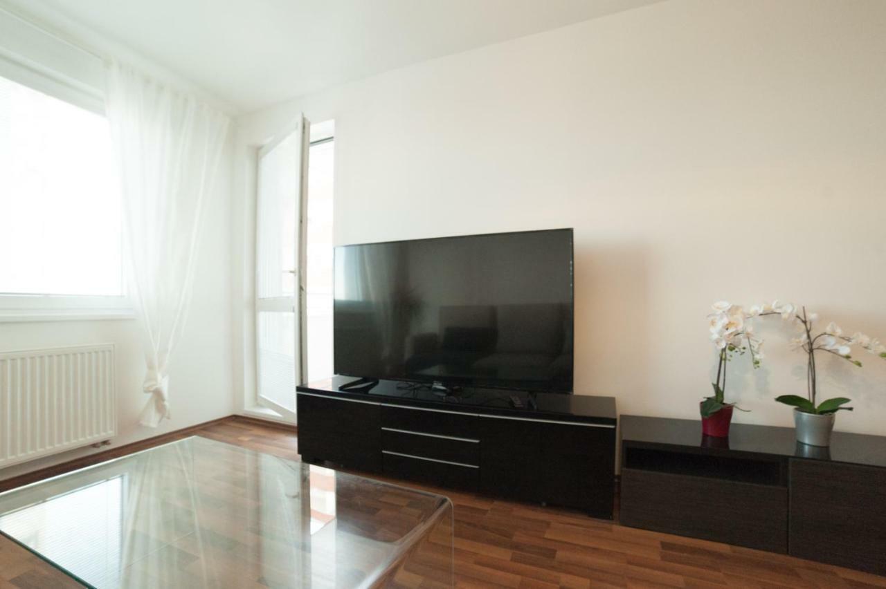 After Eight Apartment Bratislava Eksteriør bilde