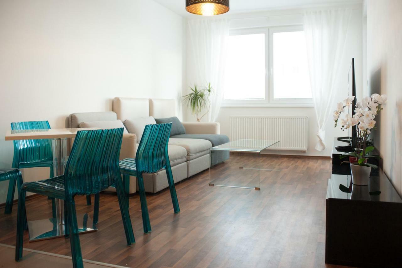 After Eight Apartment Bratislava Eksteriør bilde