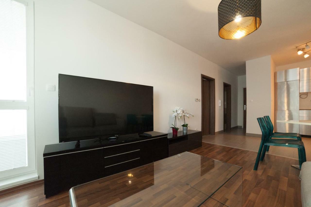 After Eight Apartment Bratislava Eksteriør bilde