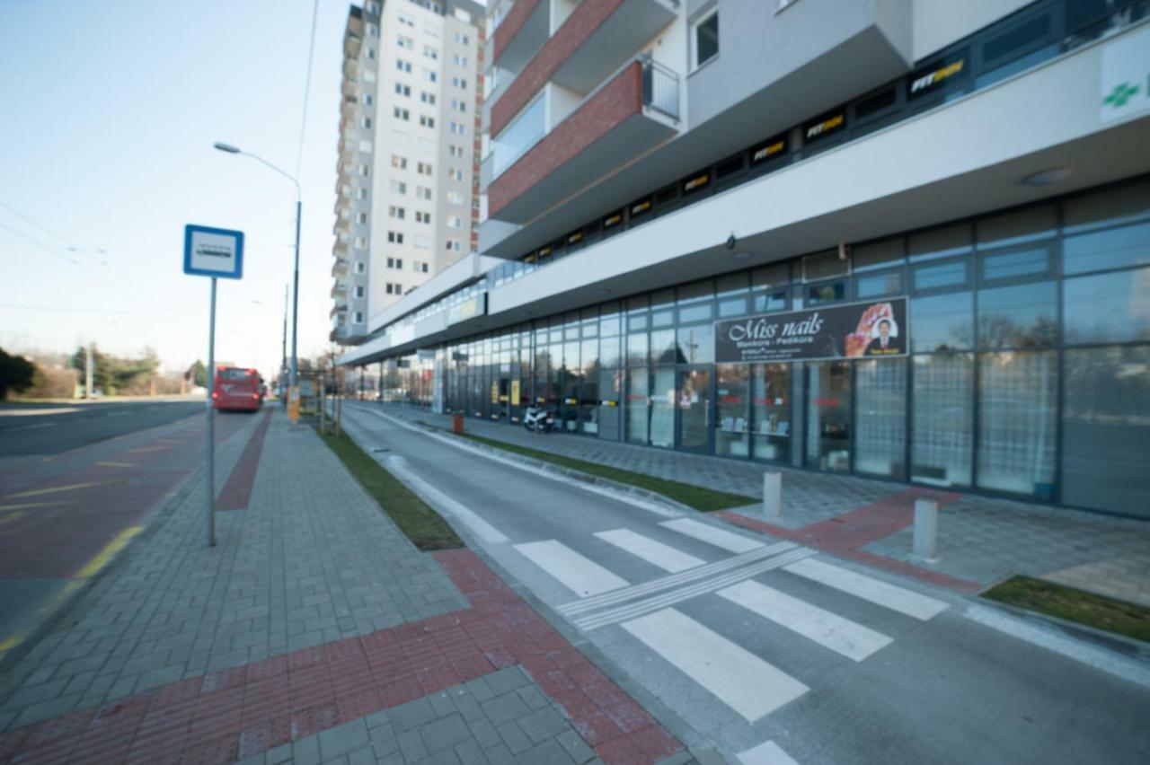 After Eight Apartment Bratislava Eksteriør bilde